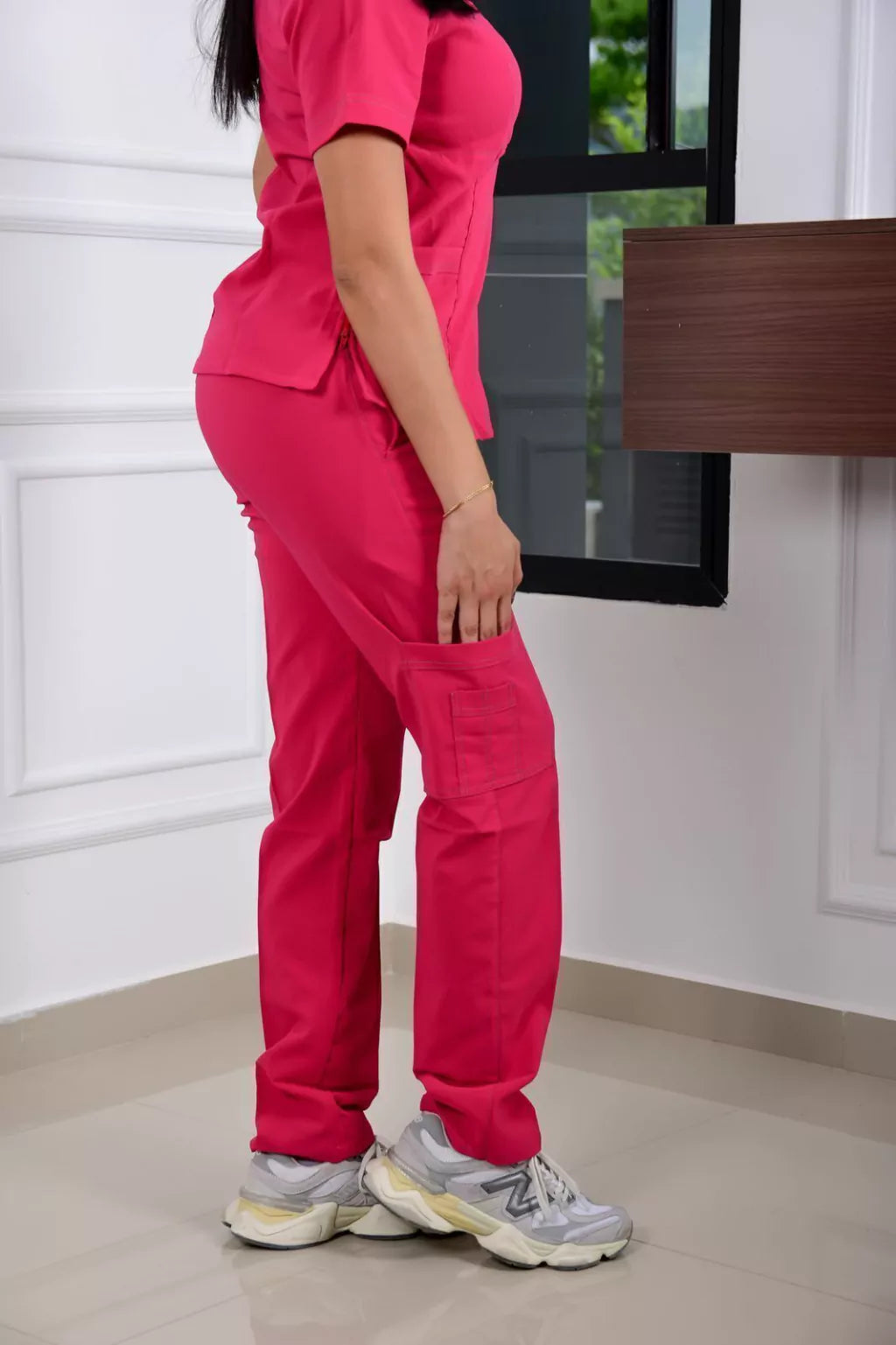 Uniforme Cereza hilo gris -Antifluido licrado corrugado