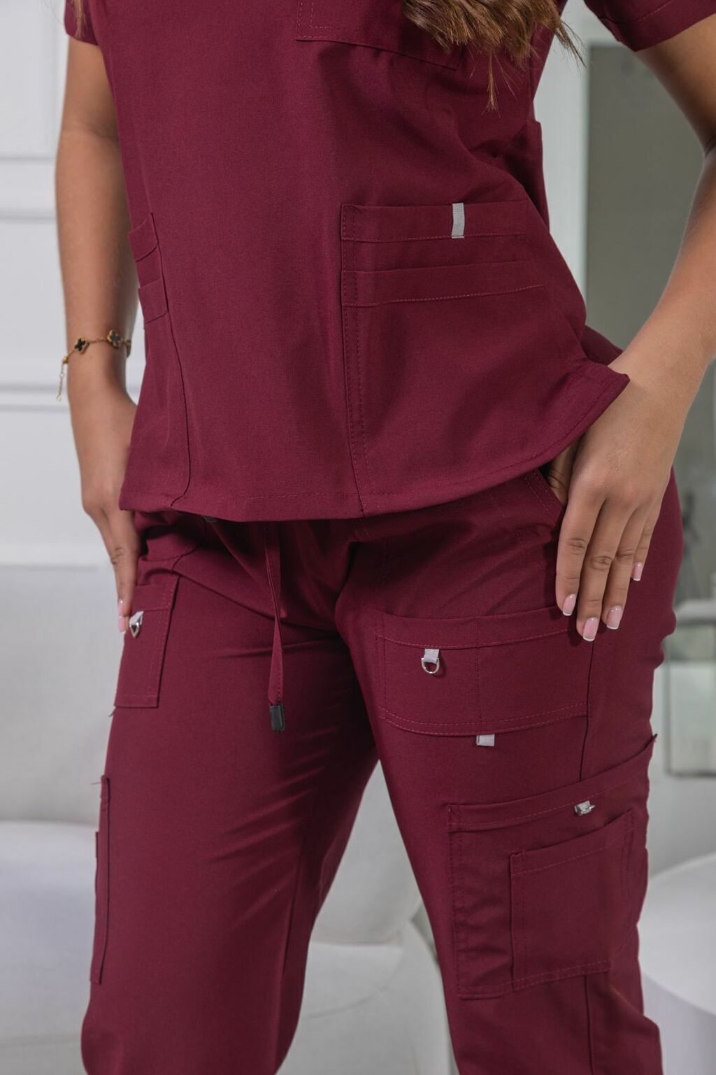 Uniforme Vinotinto con detalles - Premium licrado