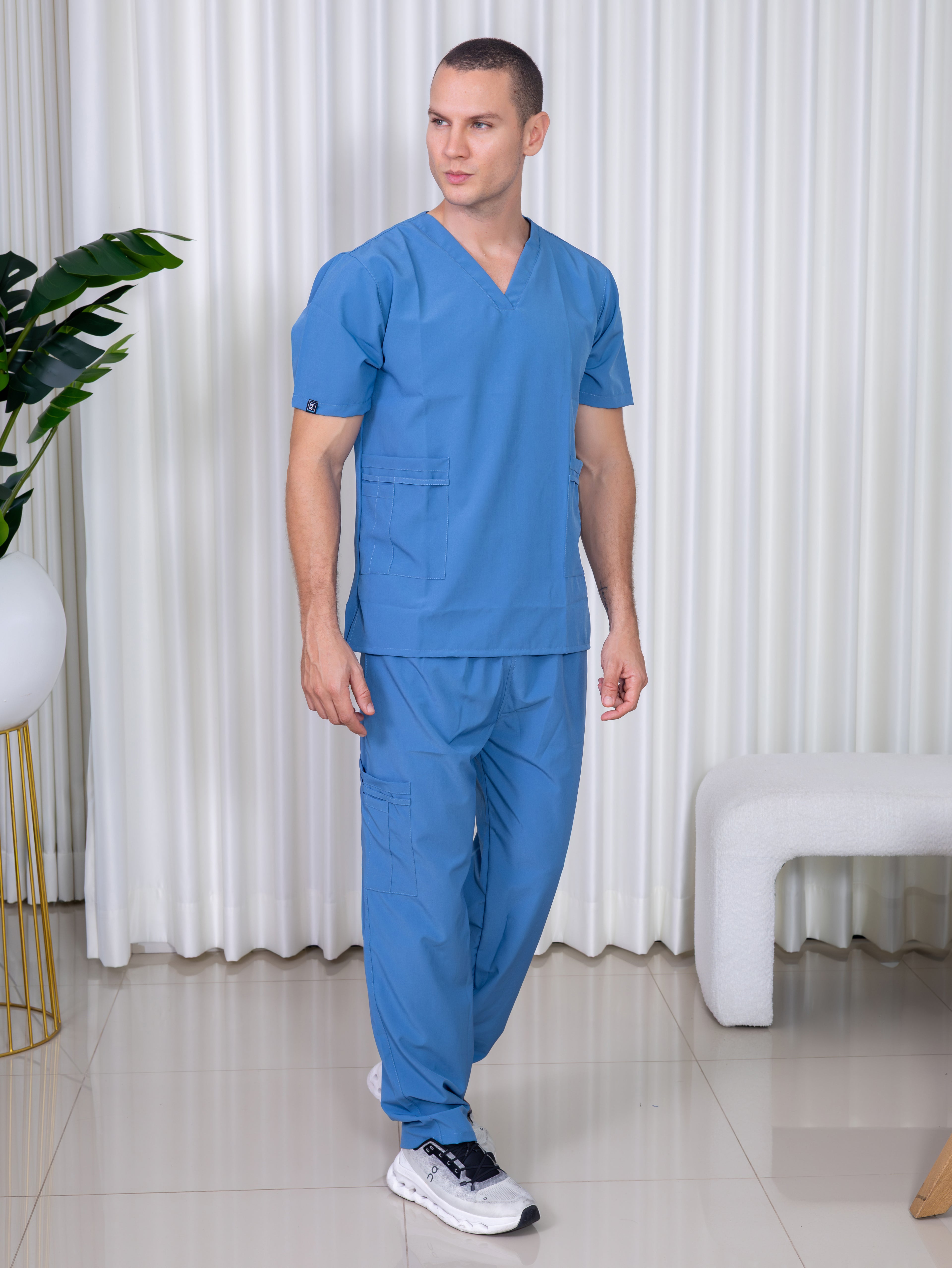 Uniforme Celeste grisoso - Antifluido licrado