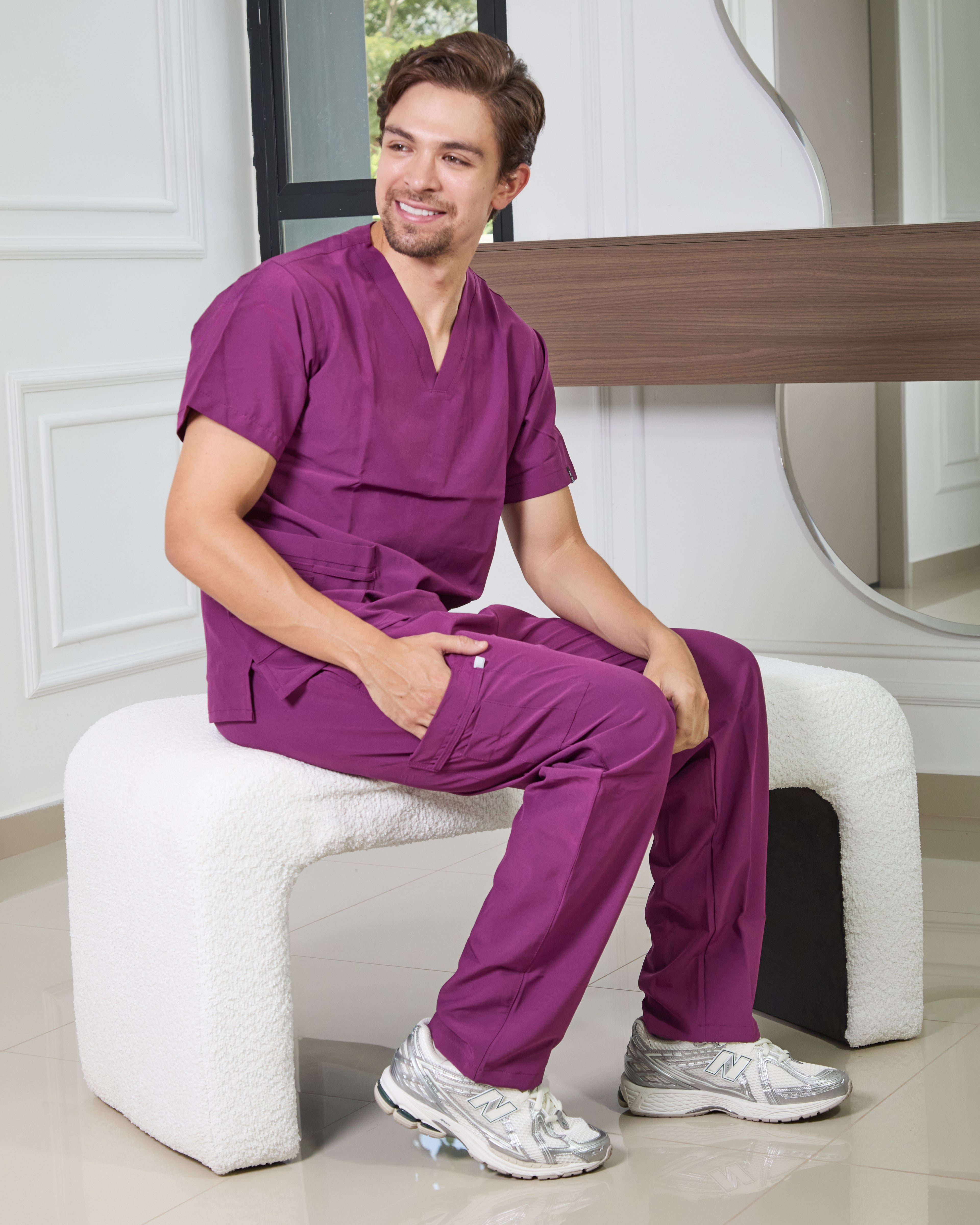 Uniforme Ciruela - Antifluido licrado