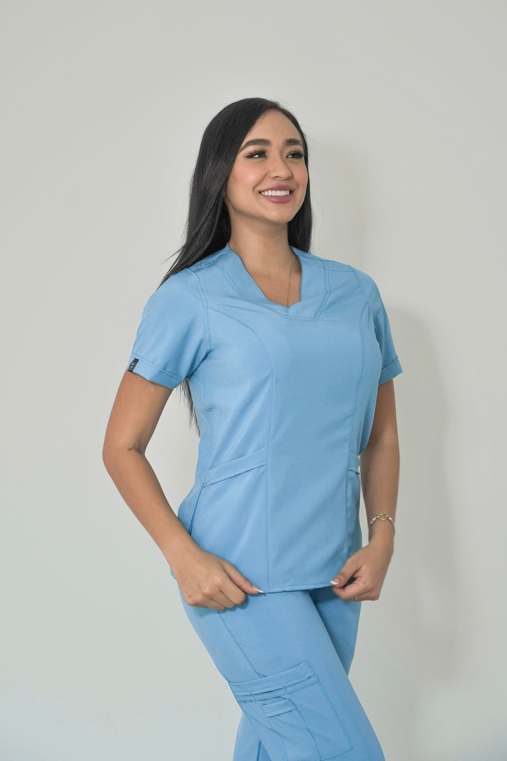 Uniforme Celeste bebe - Antifluido licrado